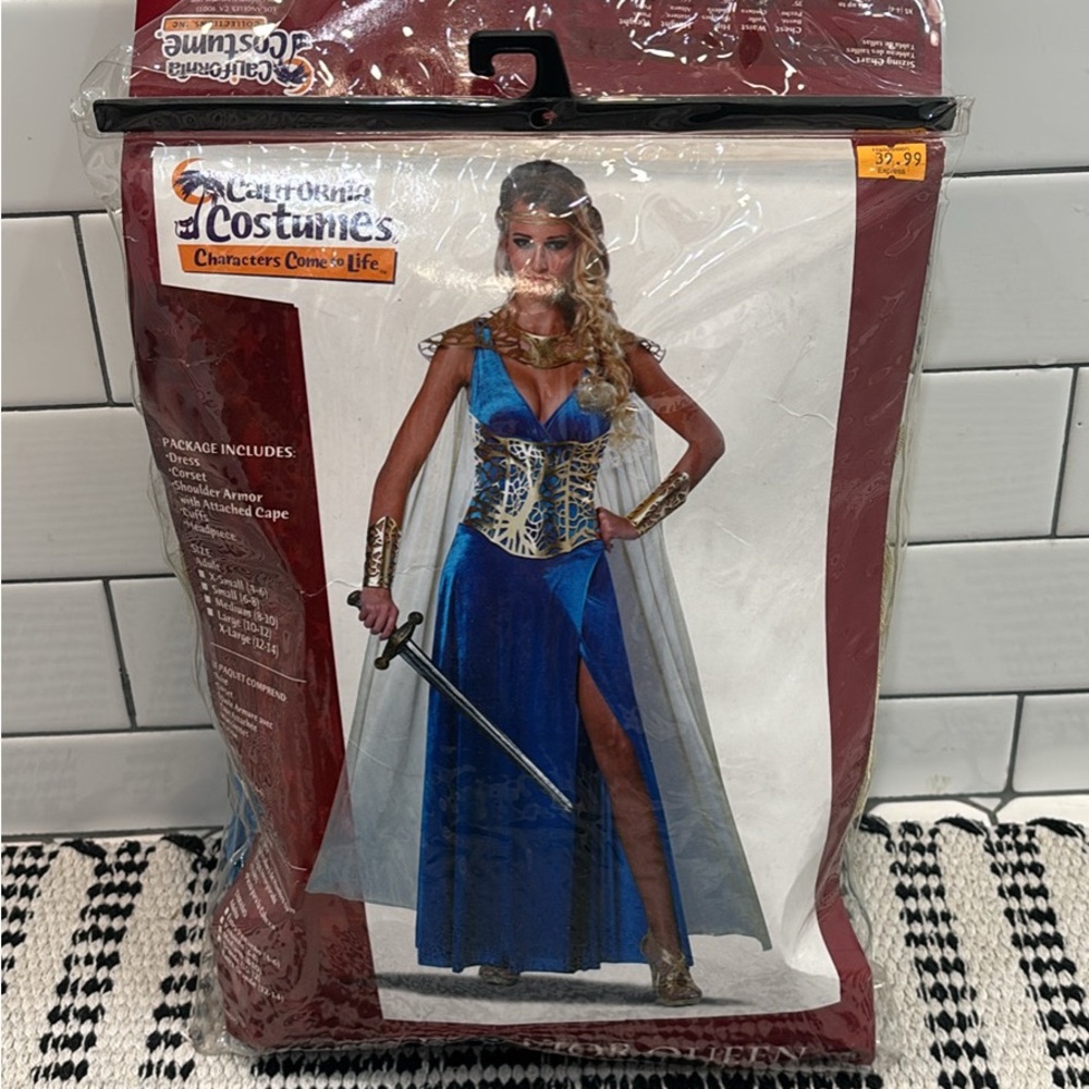 Lot of Halloween Costumes (5) - Picture 5 of 6